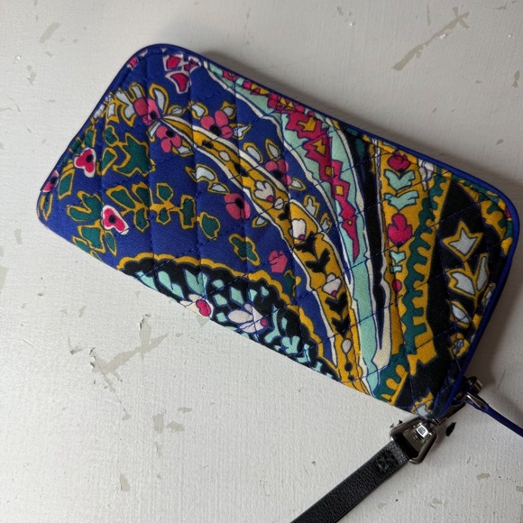 Vera Bradley RFID Georgia Wallet Wristlet Romantic Paisley Wallet Multi Color - Picture 4 of 5